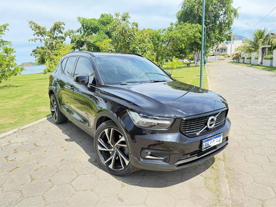 VOLVO XC40 1.5 T5 RECHARGE R-DESIGN GEARTRONIC